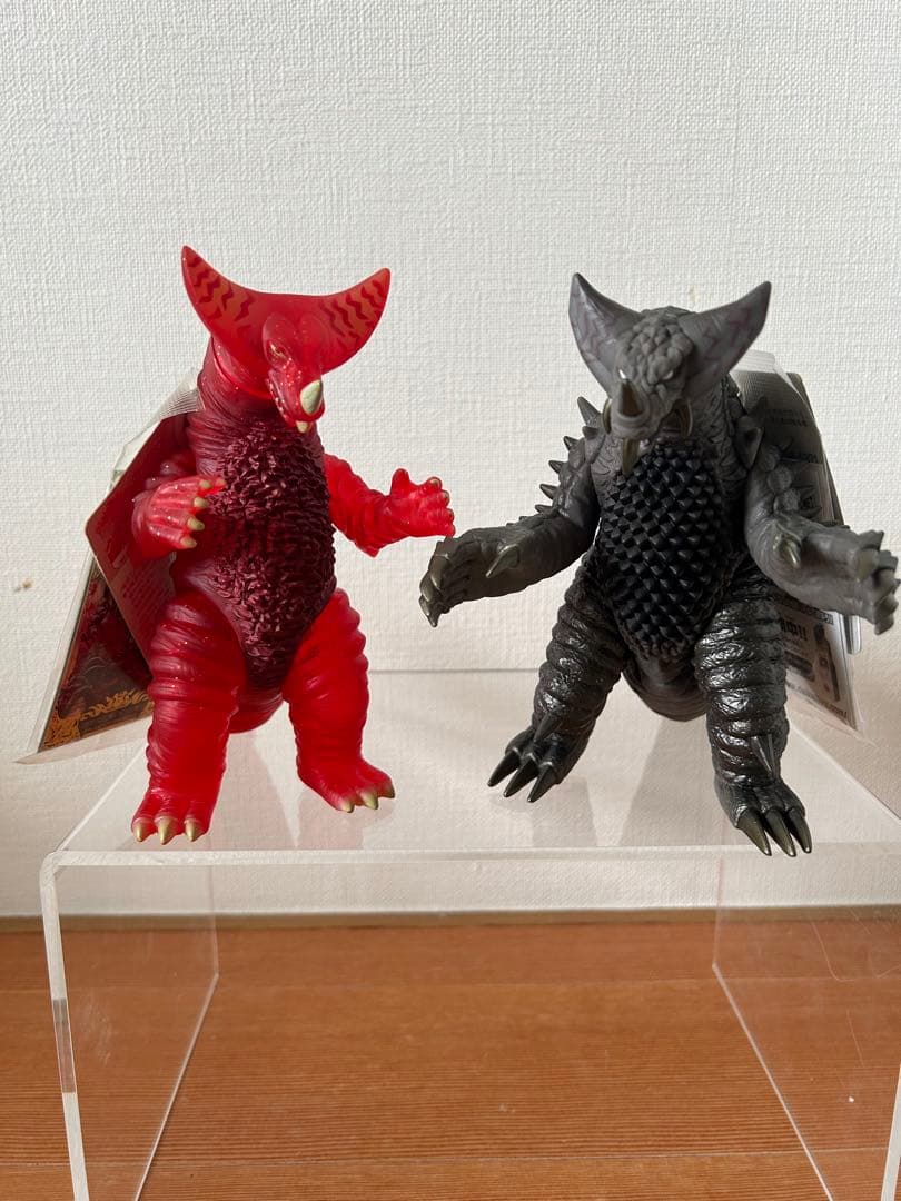 ウルトラ怪獣シリーズ　ゴモラEX、ゴモラ　スペシャルクリアレッドver.のセット