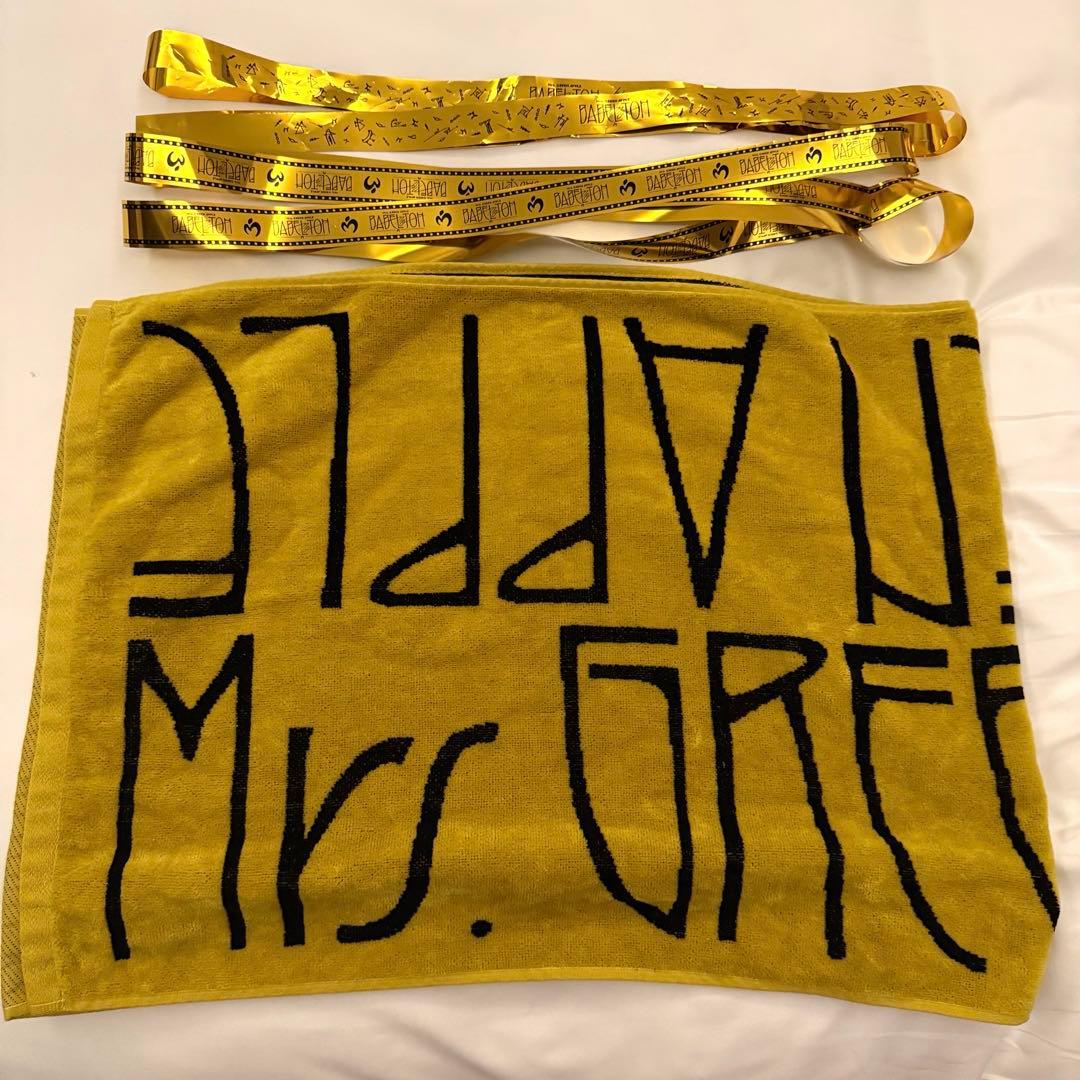 Mrs. GREEN APPLE ミセス タオル 銀テープ ノーカット 2種類 - メルカリ