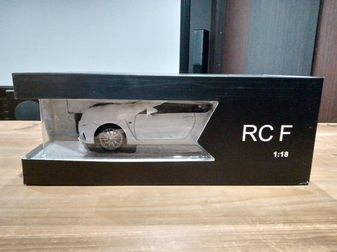 1/18 レクサス　LEXUS RC F　ディーラー品　 ミニカー　ホワイト