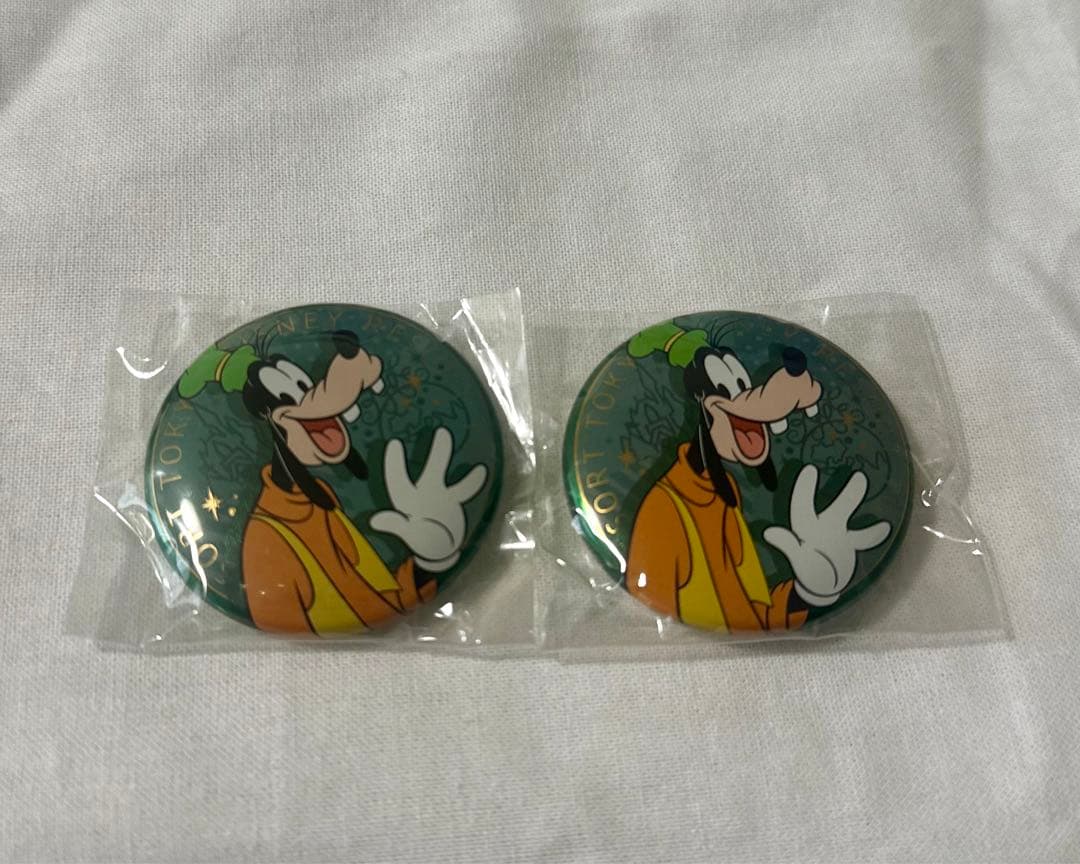 ディズニー 缶バッジ グーフィー 2個セット - メルカリ
