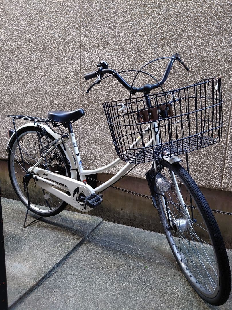 ホワイト シティサイクル 前面バスケット付き