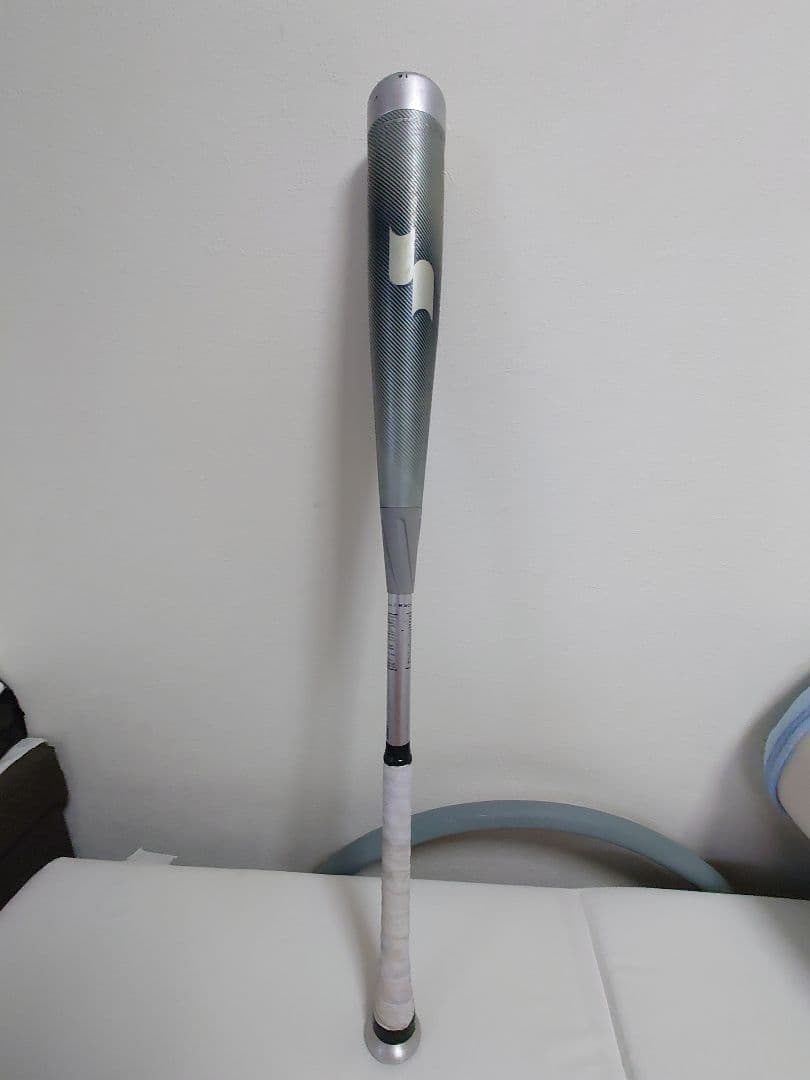 MM23 84cm 限定色シルバー 本日はSSKの軟式用バット MM23 の限定カラーのご紹介です❗️ レガシー