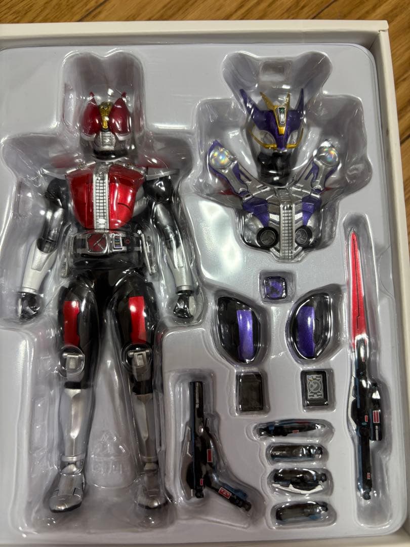 S.H.Figuarts(真骨頂製法) 仮面ライダー電王 ソード/ガンフォーム