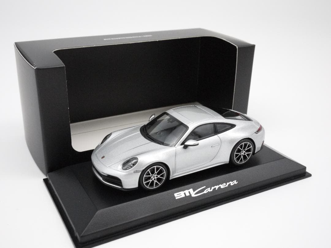 1/43 ポルシェ 911 (992 Ⅱ) カレラ 後期型 GTシルバー PMA