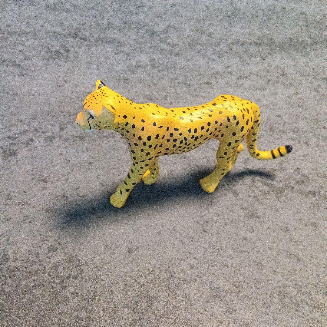 アニア 動物フィギュアと3wayグラグラマウンテンバケツ - メルカリ