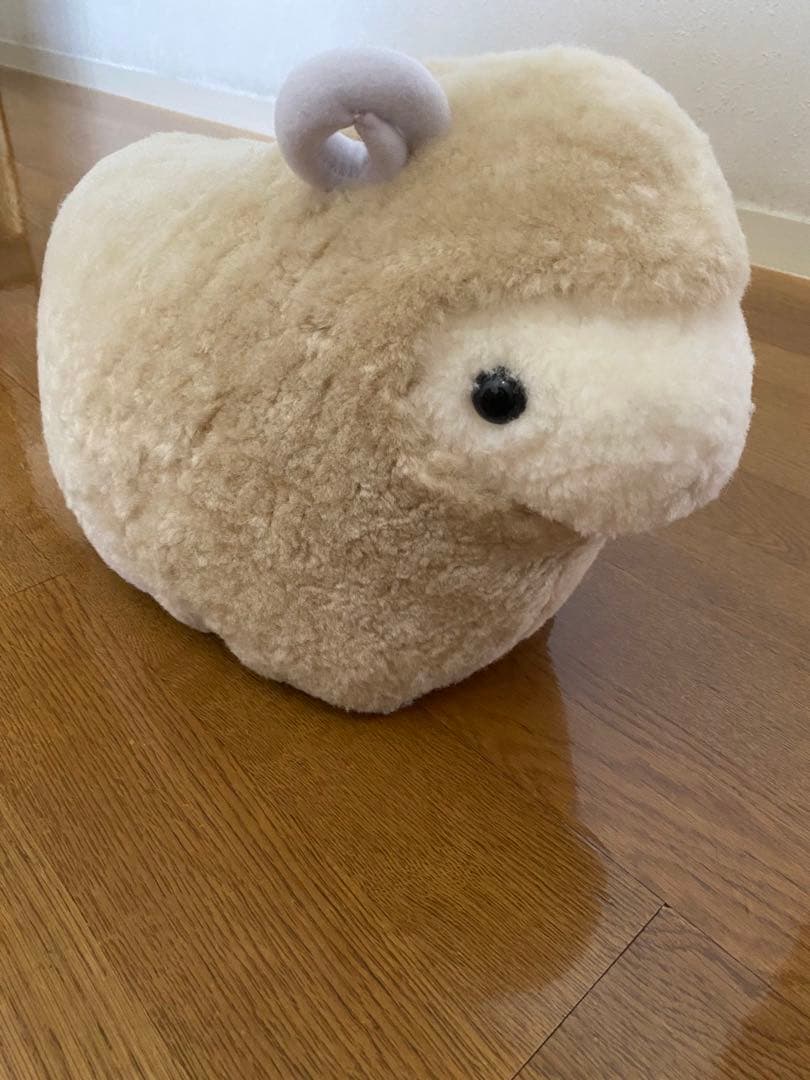 Sheep House 羊型抱き枕 - メルカリ