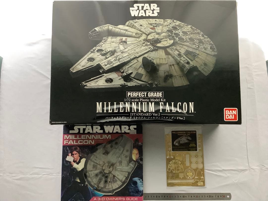 バンダイ PG 1/72 ミレニアム・ファルコン 未組立 エッチング付き