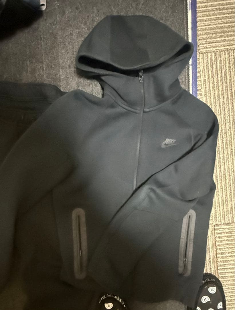 Nike テックフリース　上s Nike】テックフリース リフレクター素材 海外限定セットアップ (Nike