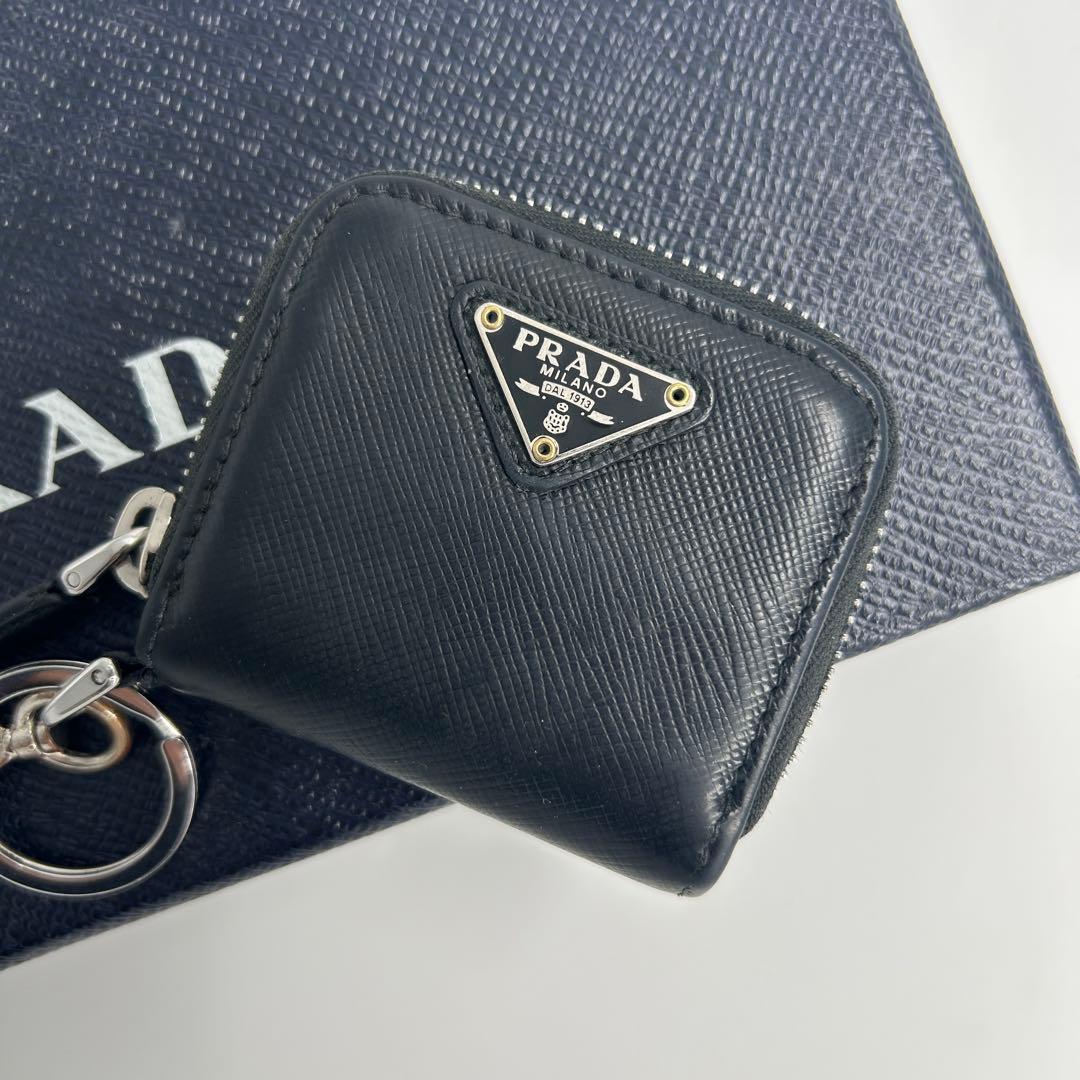 希少・美品　プラダ　ケース　キーリング　サフィアーノ　三角ロゴ　黒　メンズ