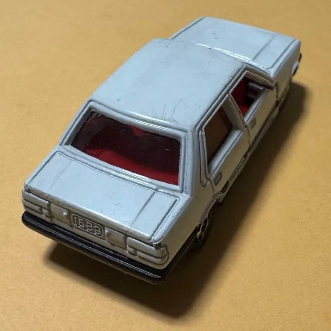 激安価格！】トミカ トヨタ カローラ セダン 4ドア 日本製 No.32 黒箱