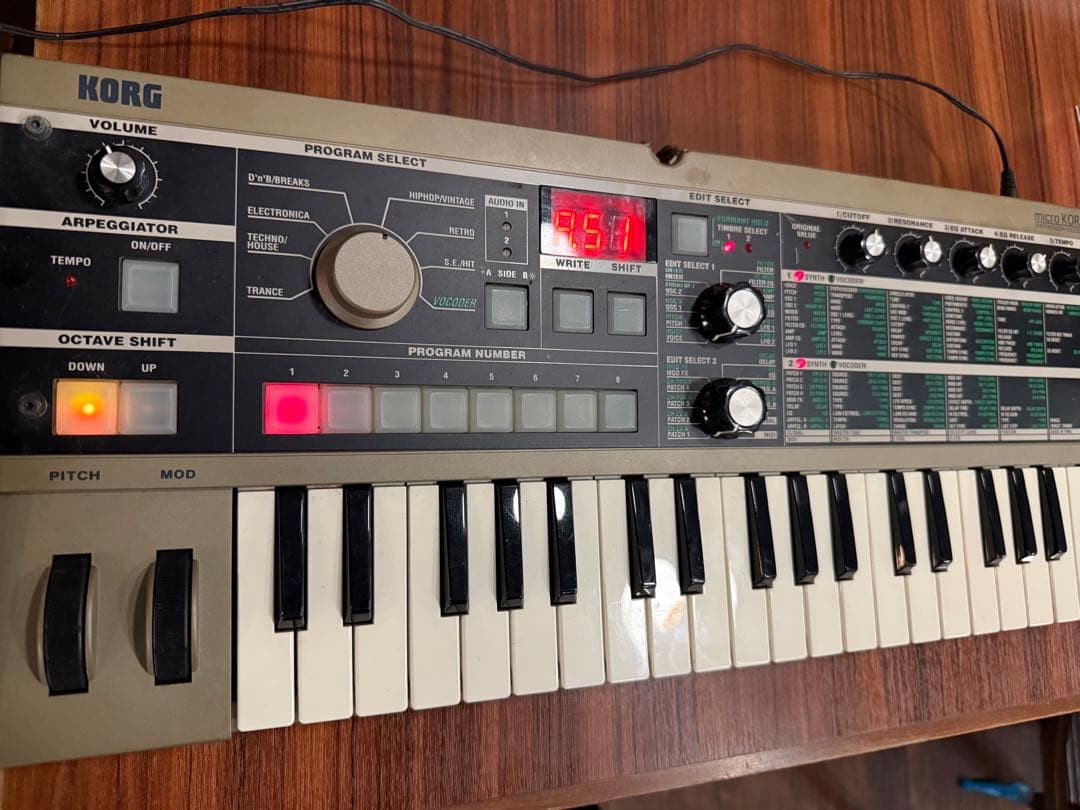 KORG microKORG アナログシンセサイザー ボコーダーマイク有 37鍵 microKORG2 - SYNTHESIZER/VOCODER | KORG (Japan)