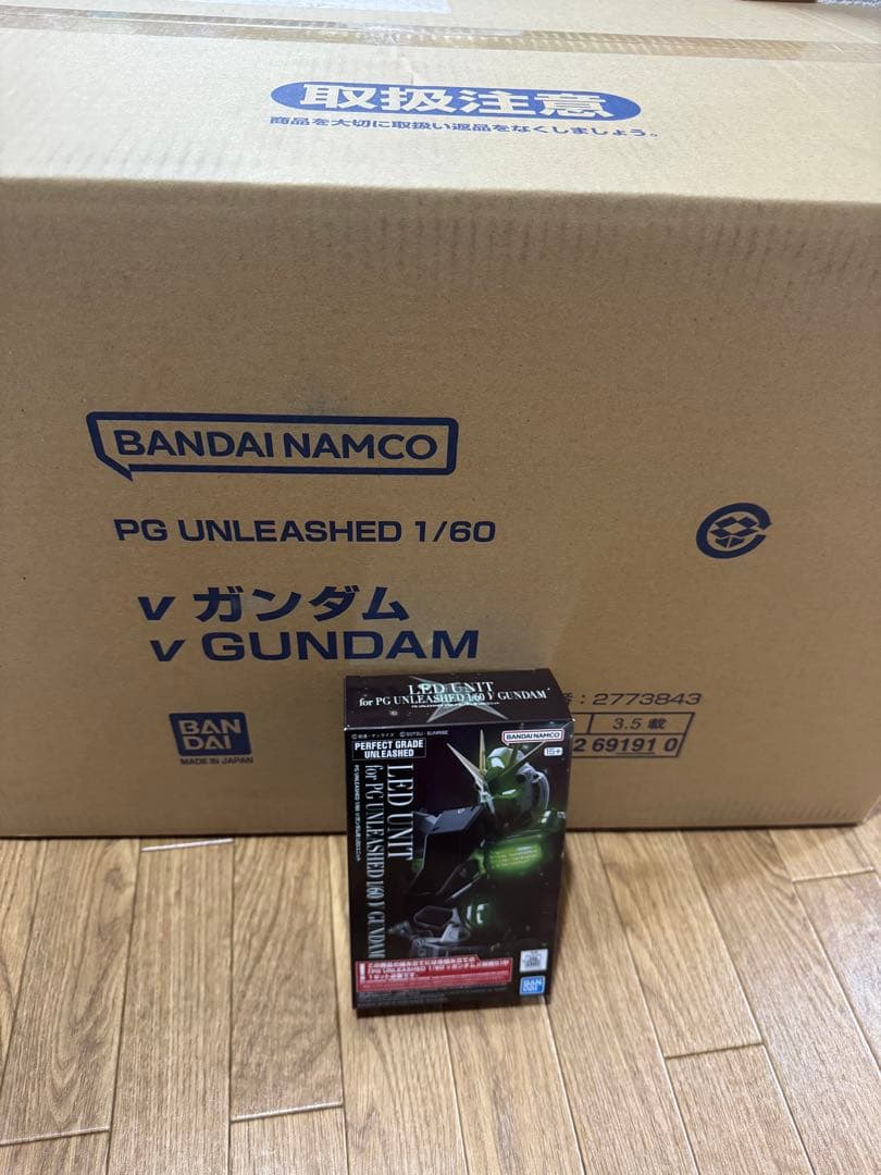 新品未使用　PG UNLEASHED 1/60 νガンダム& LEDユニット 新製品】1/60 PG UNLEASHED νガンダム + νガンダム用 LEDユニット