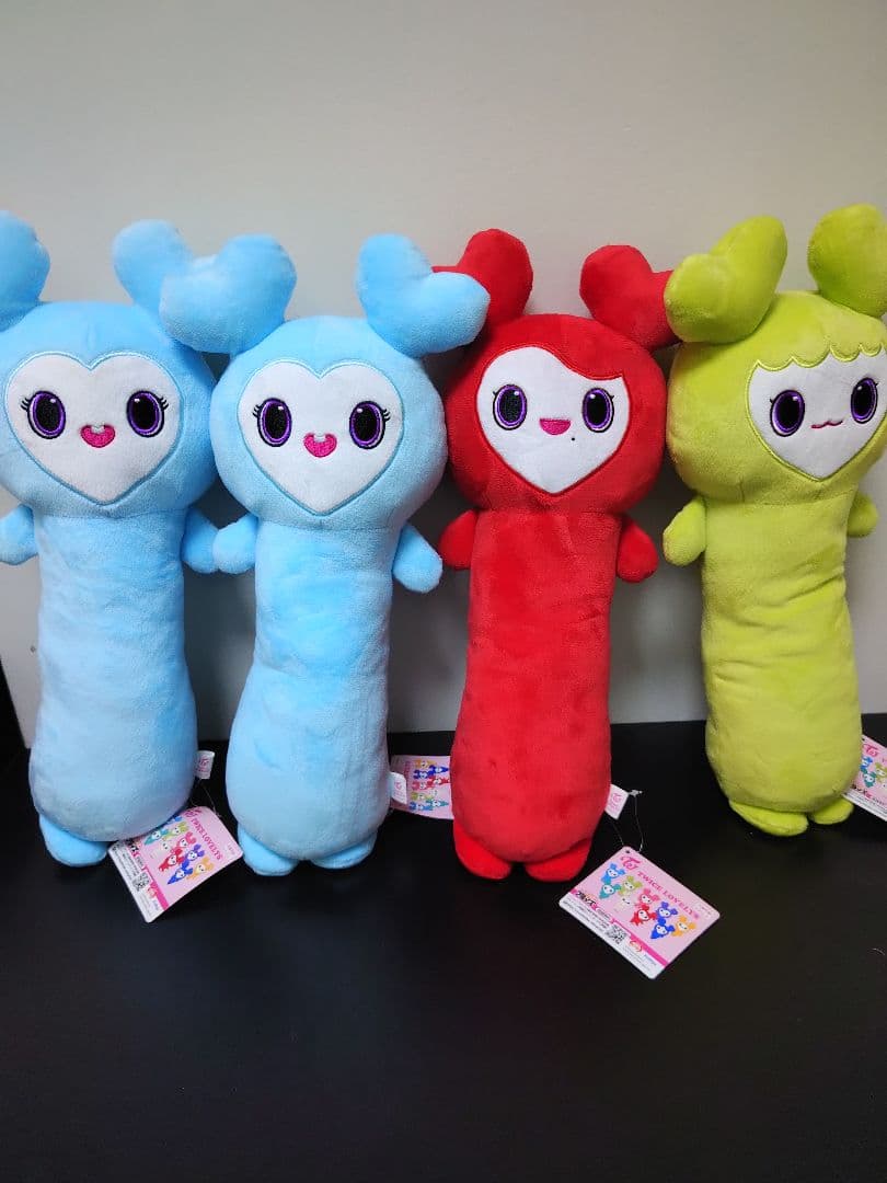 TWICE のびふにゃBIGぬいぐるみ - メルカリ