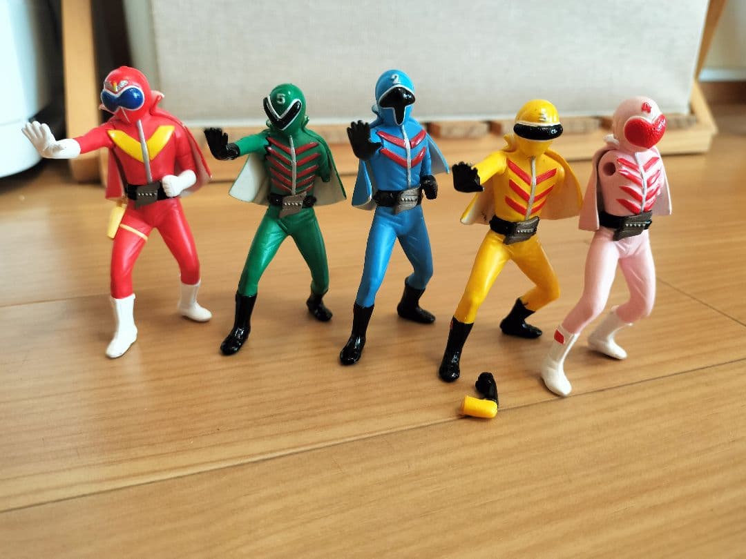 秘密戦隊ゴレンジャー ガシャポン 5体セット - メルカリ