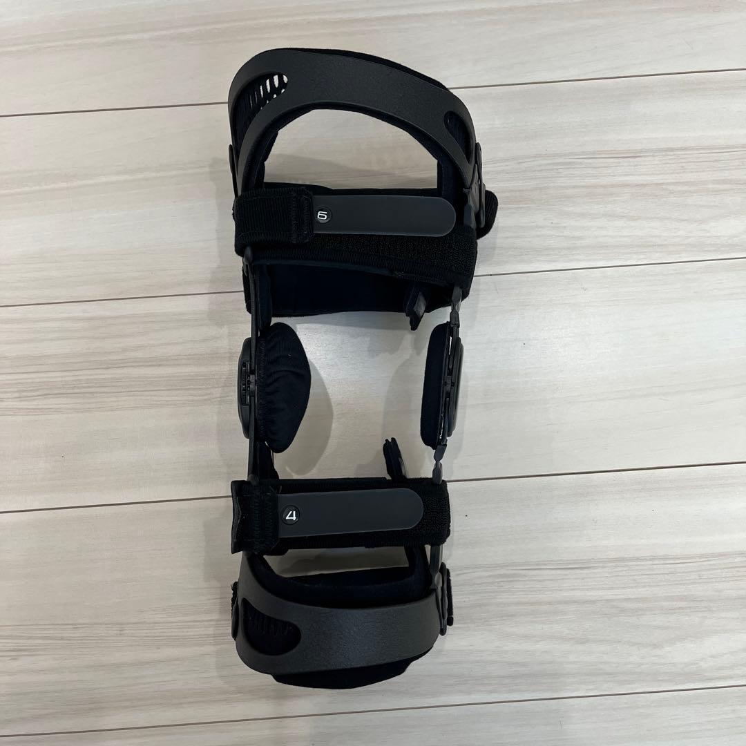 右膝用装具BREG FUSION前十字靭帯断裂