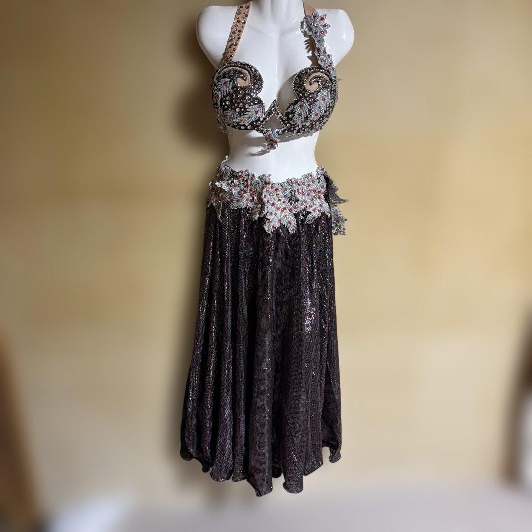 ベリーダンス セットアップ 黒 ビーズ装飾 ベリーダンス セットアップ 黒 ビーズ装飾 - メルカリ