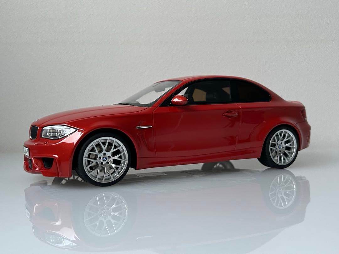 1/18  1シリーズ 1M(E82)クーペ バレンシア オレンジミニカー