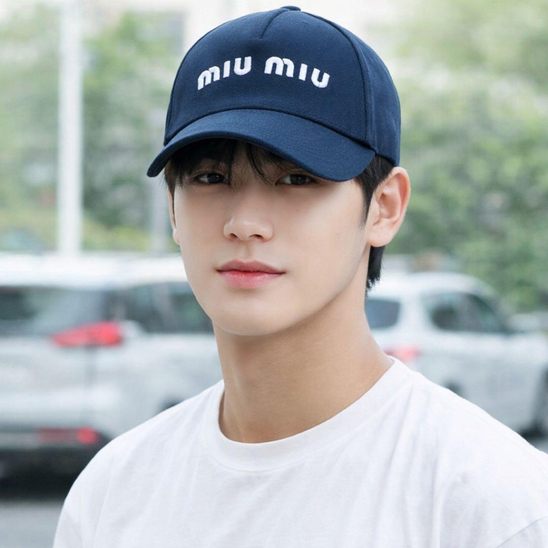 NAVY✨miumiu✨ミュウミュウ✨キャップ✨ウォニョン着用✨ネイビー