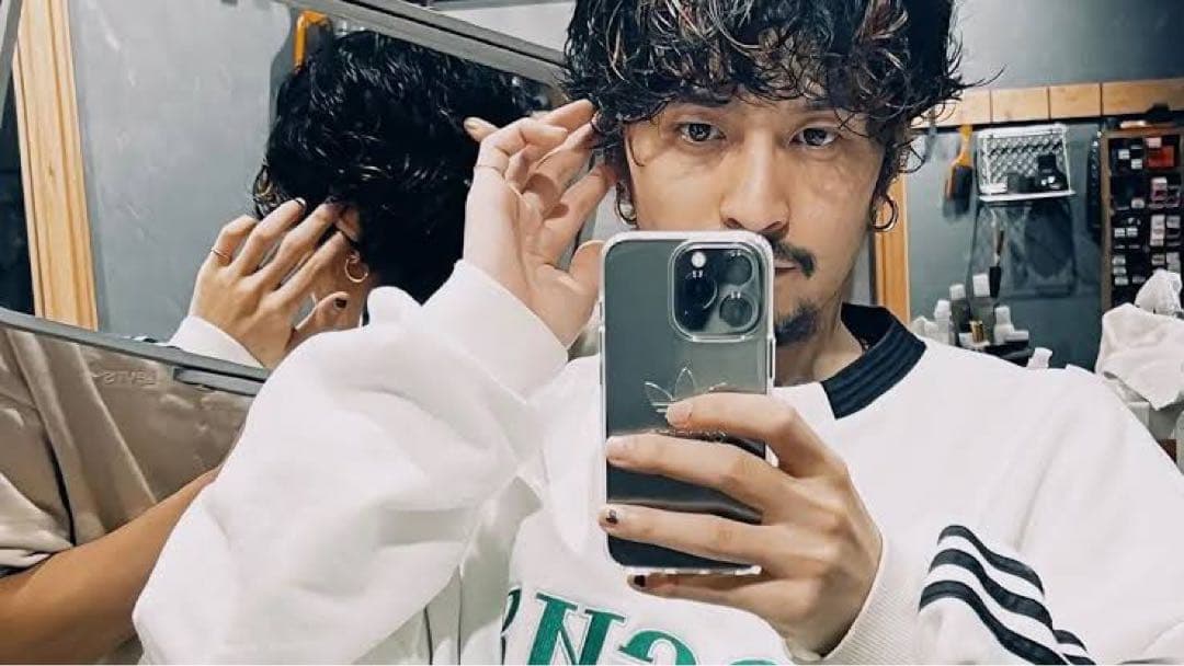 adidas アディダス iPhone 12Pro 常田大希 KingGnu - メルカリ