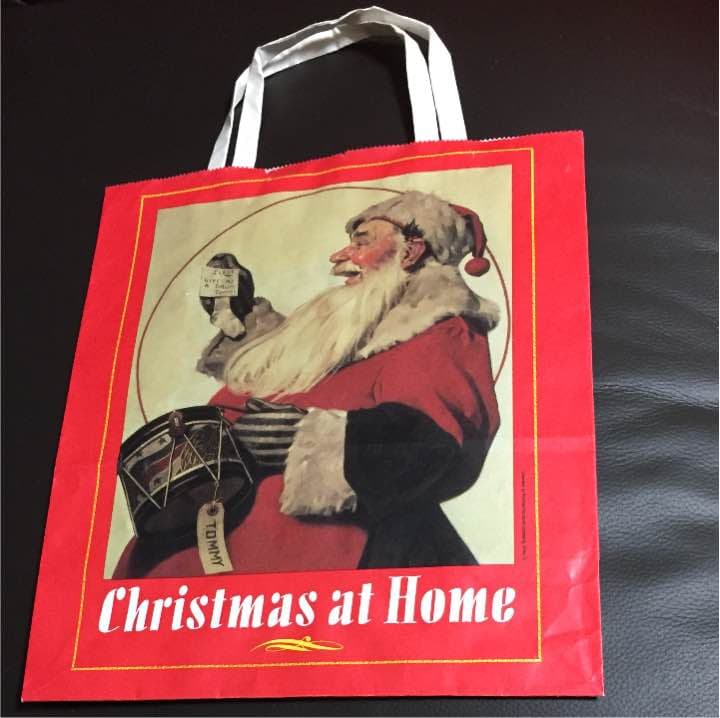 ノーマン・ロックウェルクリスマスデザイン紙袋 - メルカリ