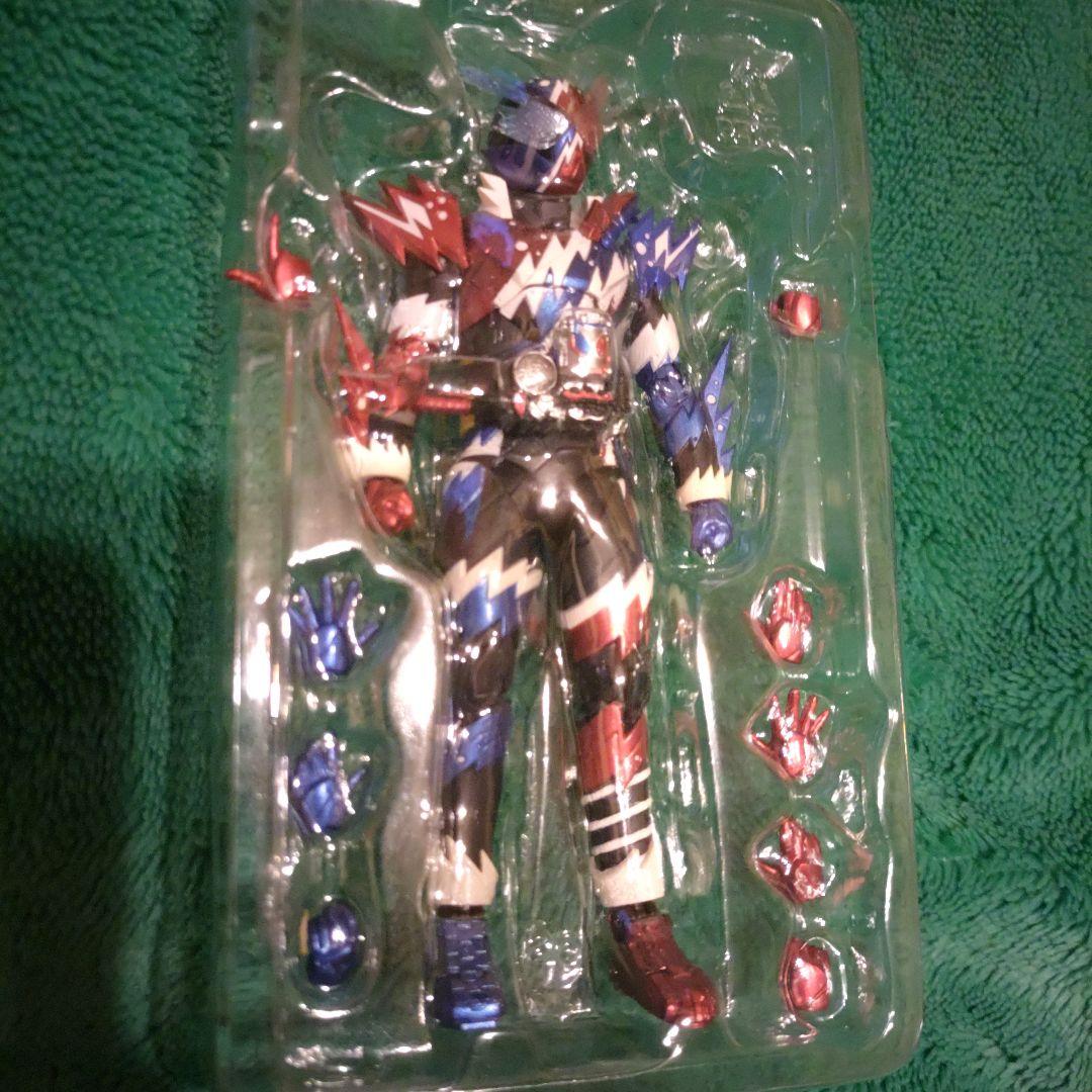 S.H.Figuarts 仮面ライダービルドラビットタンクスパークリングフォーム