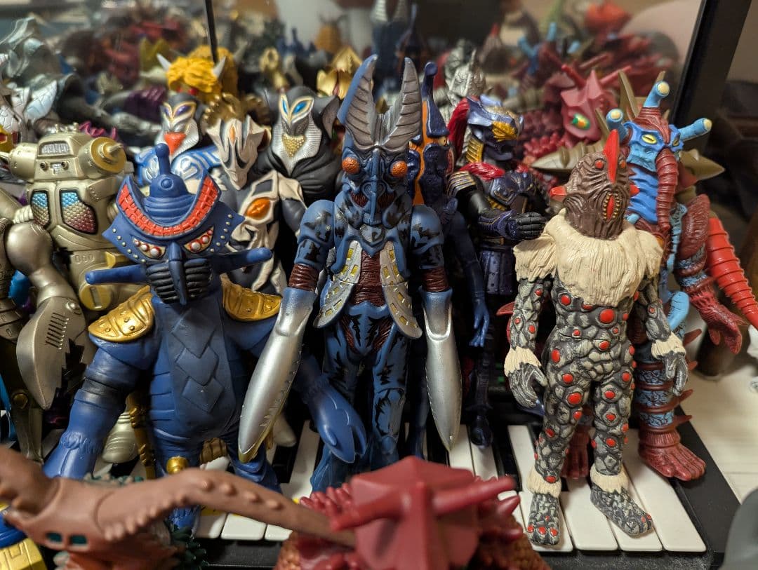 さ*ー様 ウルトラマンシリーズ 怪獣フィギュアセット 好きな10体まとめ売りか(
