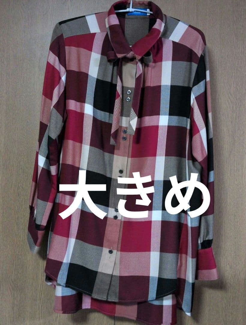 ブルーレーベルクレストブリッジ　 長袖シャツ　赤チェック　リボン付　　美品