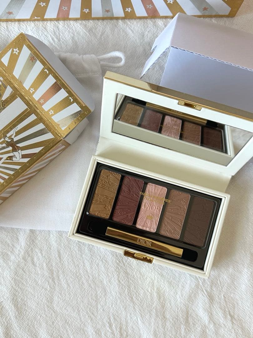 新品未使用 Dior クチュール アイ パレット クリスマスコフレ 2025