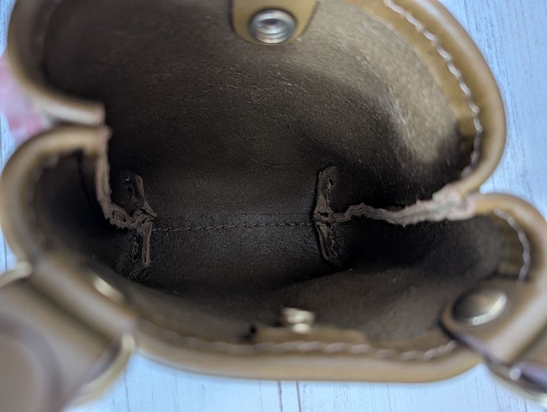 新品未使用】HERZ 大工さんの腰袋的ベルトポーチ グリーン - メルカリ