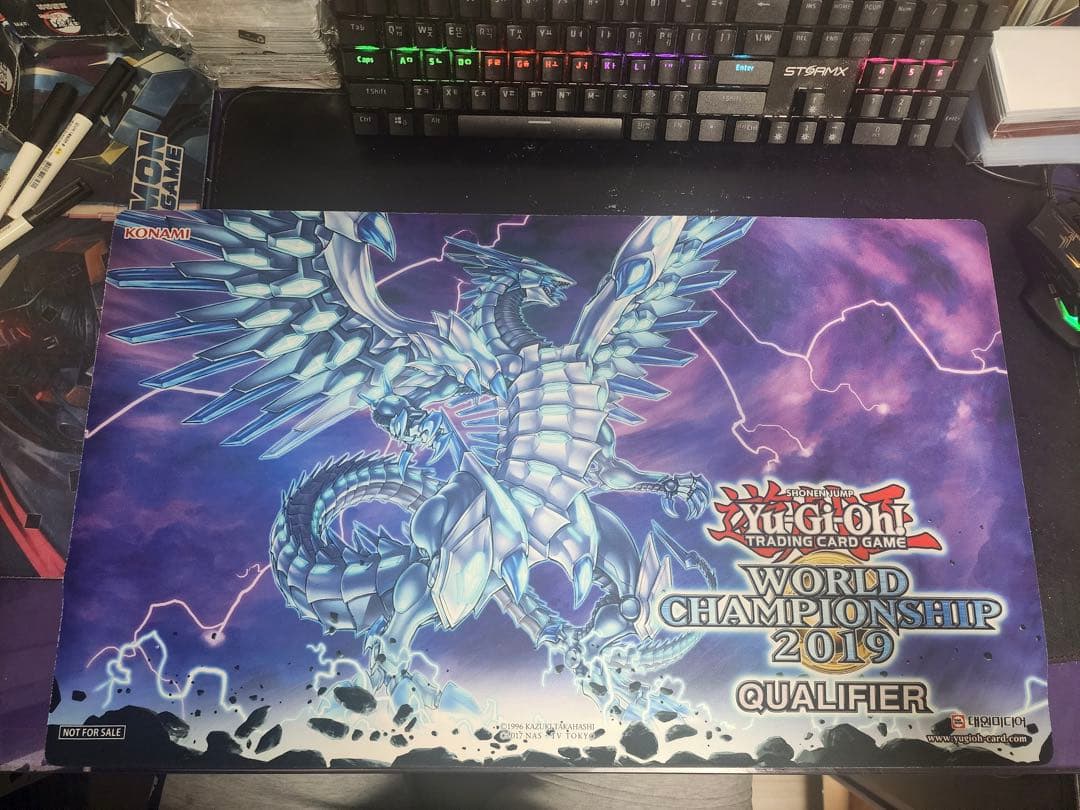 遊戯王 公式 プレイマット ブルーアイズカオスMAXドラゴン 韓国 ブルーアイズ・カオス・MAX・ドラゴン | Yu-Gi-Oh! Wiki | Fandom