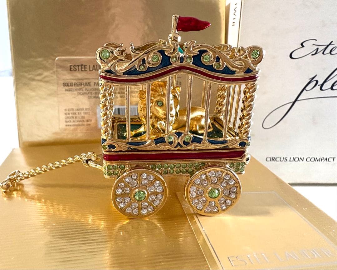 サーカスライオン 練り香水 エスティローダー