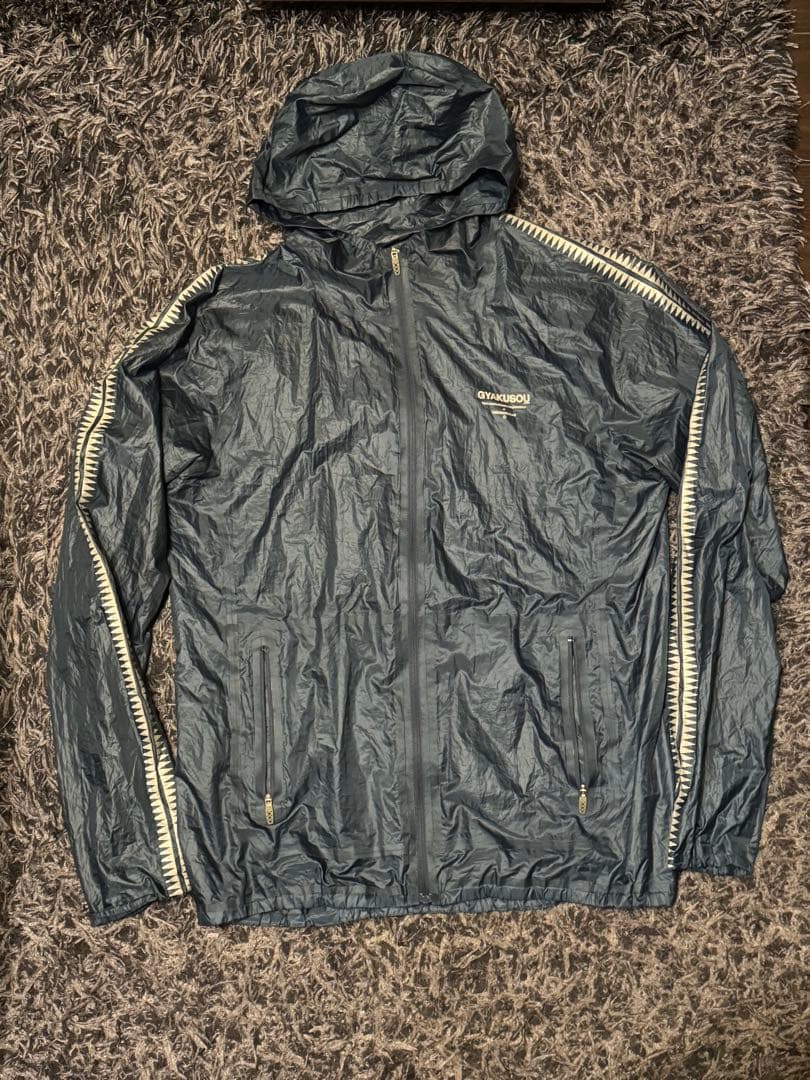 GYAKUSOU パッカブルウィンドブレーカー M