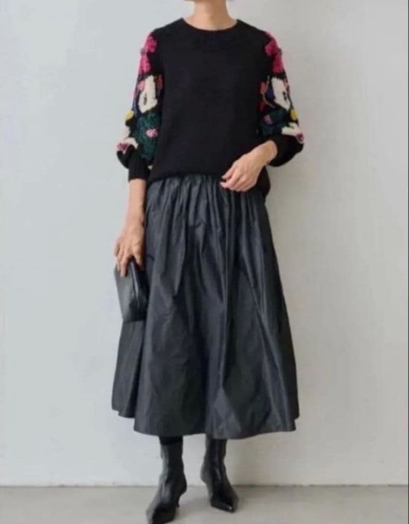 美品 ビアズリー BEARDSLEY 花ジャガードニット 黒 花刺繍 - メルカリ