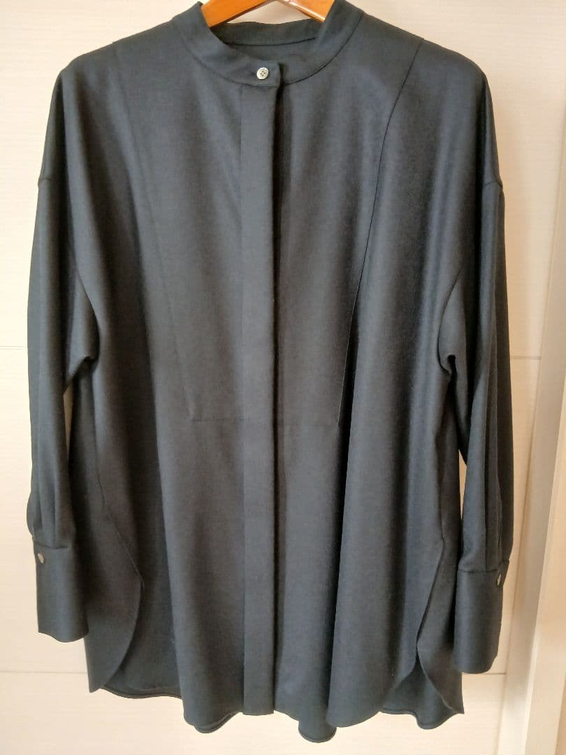 新品未使用　LEQUIPE (レキップ)　ウール黒スタンドカラーシャツ 長袖