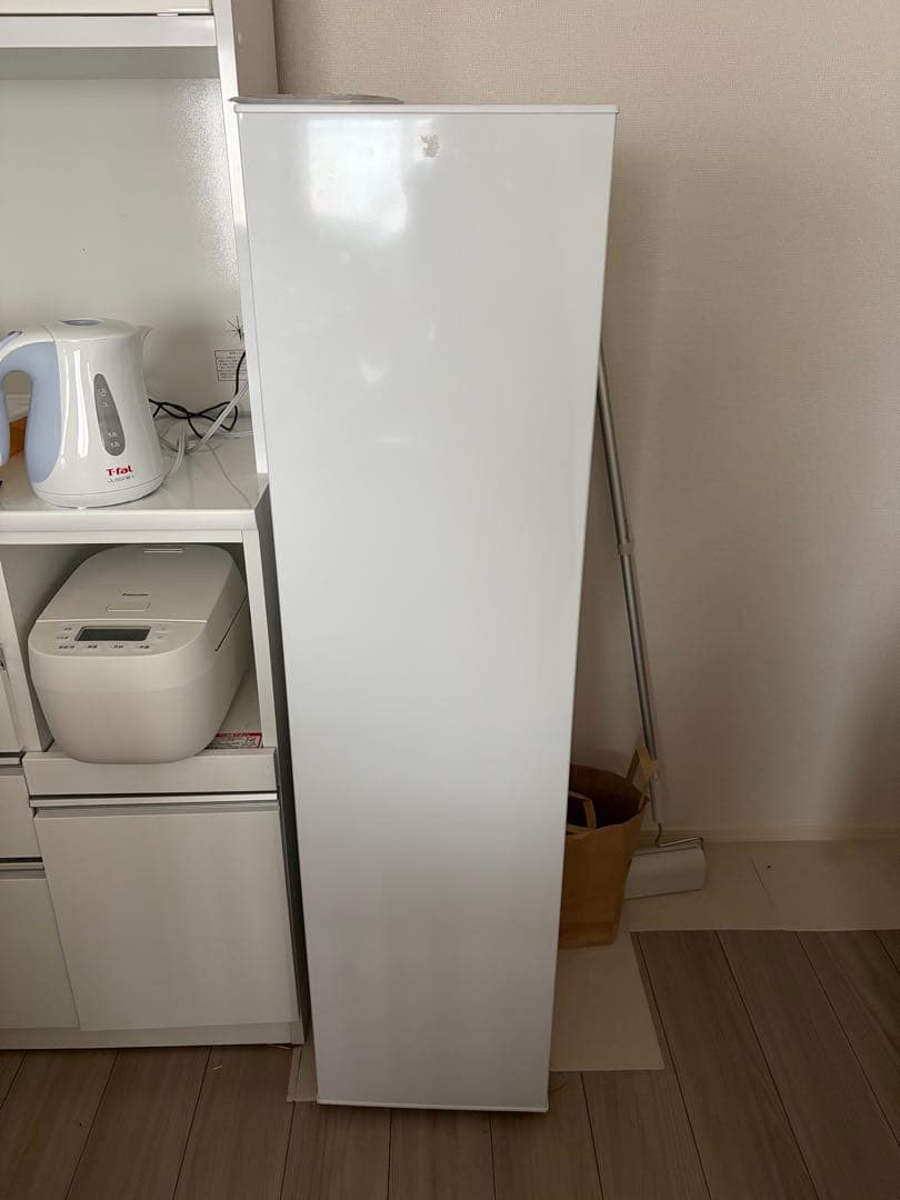 r*n様 アイリスオーヤマスリム冷凍庫120L KLGN-512W 冷凍庫 約5