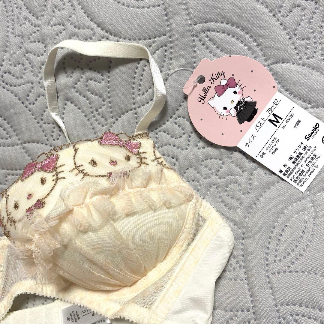サンリオ ハローキティ ブラジャー&ショーツセット M サイズ - メルカリ