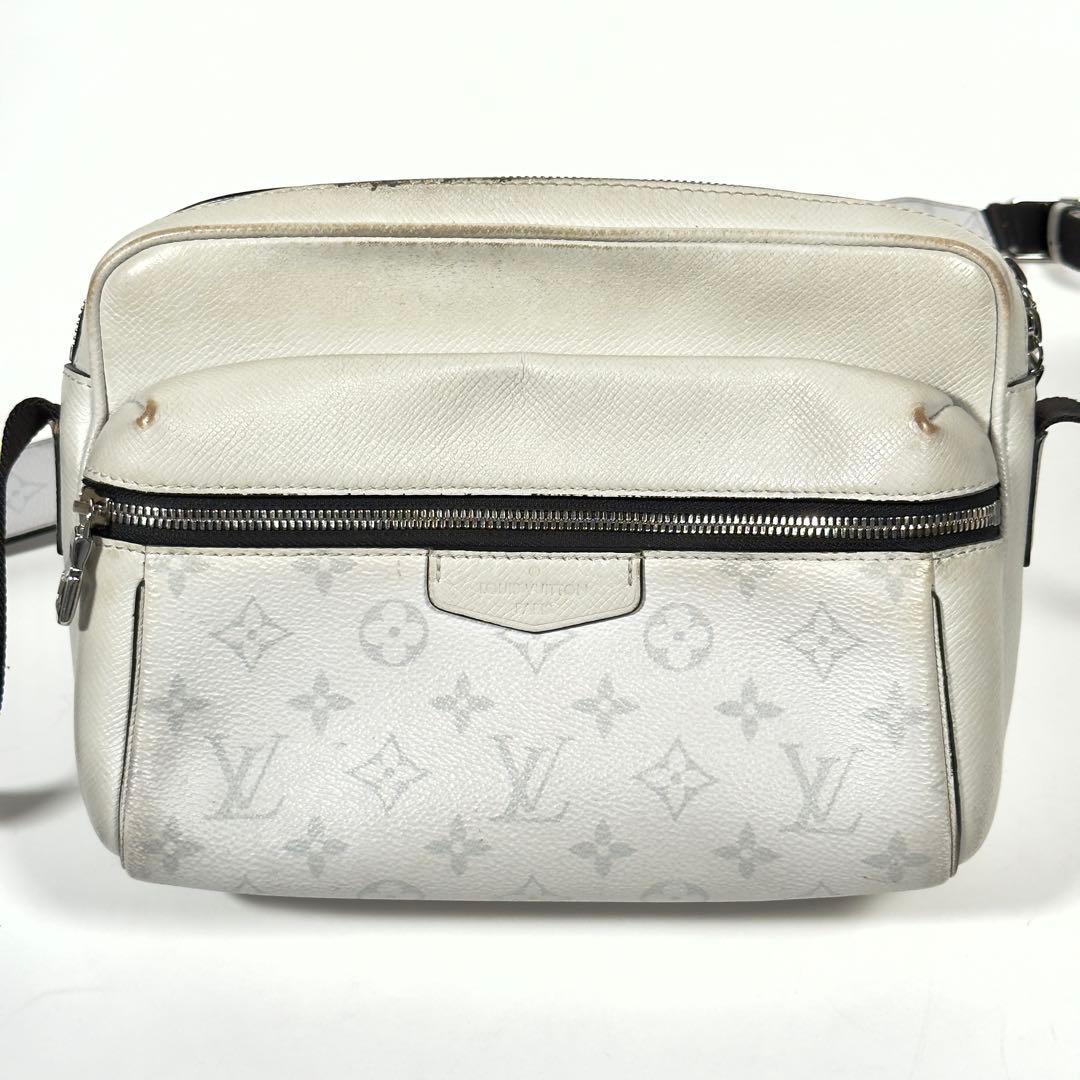 LOUIS VUITTONルイヴィトン アウトドアメッセンジャーショルダーバッグ