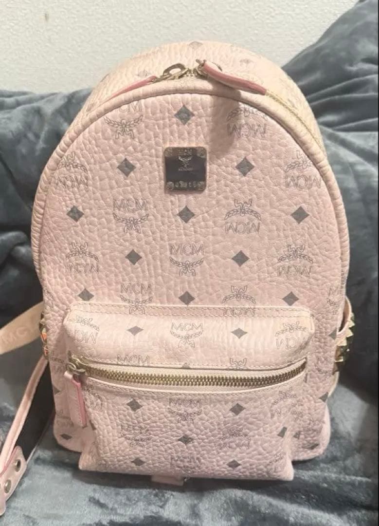 MCM 〈スターク〉 ヴィセトス バックパック パウダーピンク リュック エムシーエムヴィセトス バックパックミニ スタッズ ピンク レディース