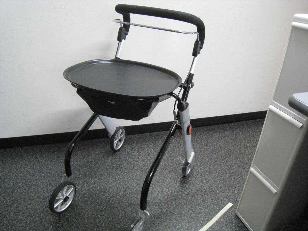 竹虎　室内向け 四輪歩行車 レッツゴーミニ 歩行車 歩行器 高齢者　①