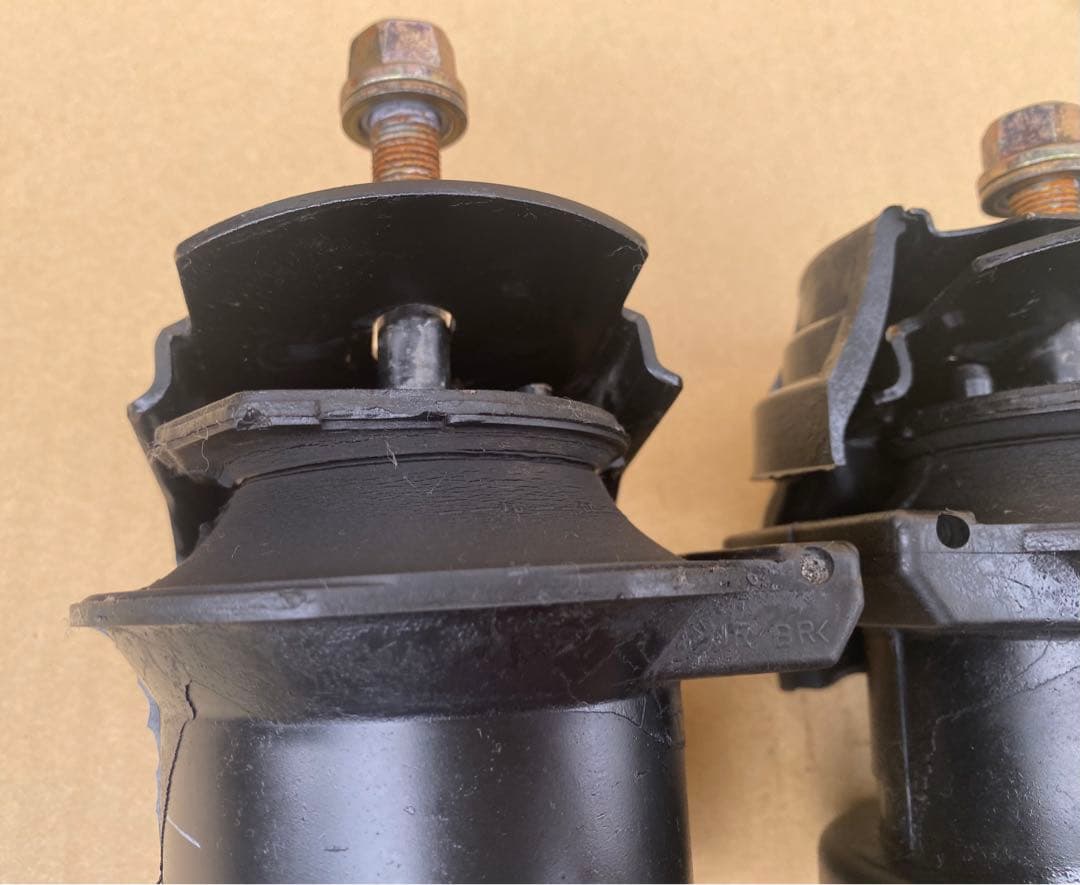 トヨタ 17クラウン JZS171W アスリート エステート エンジンマウント