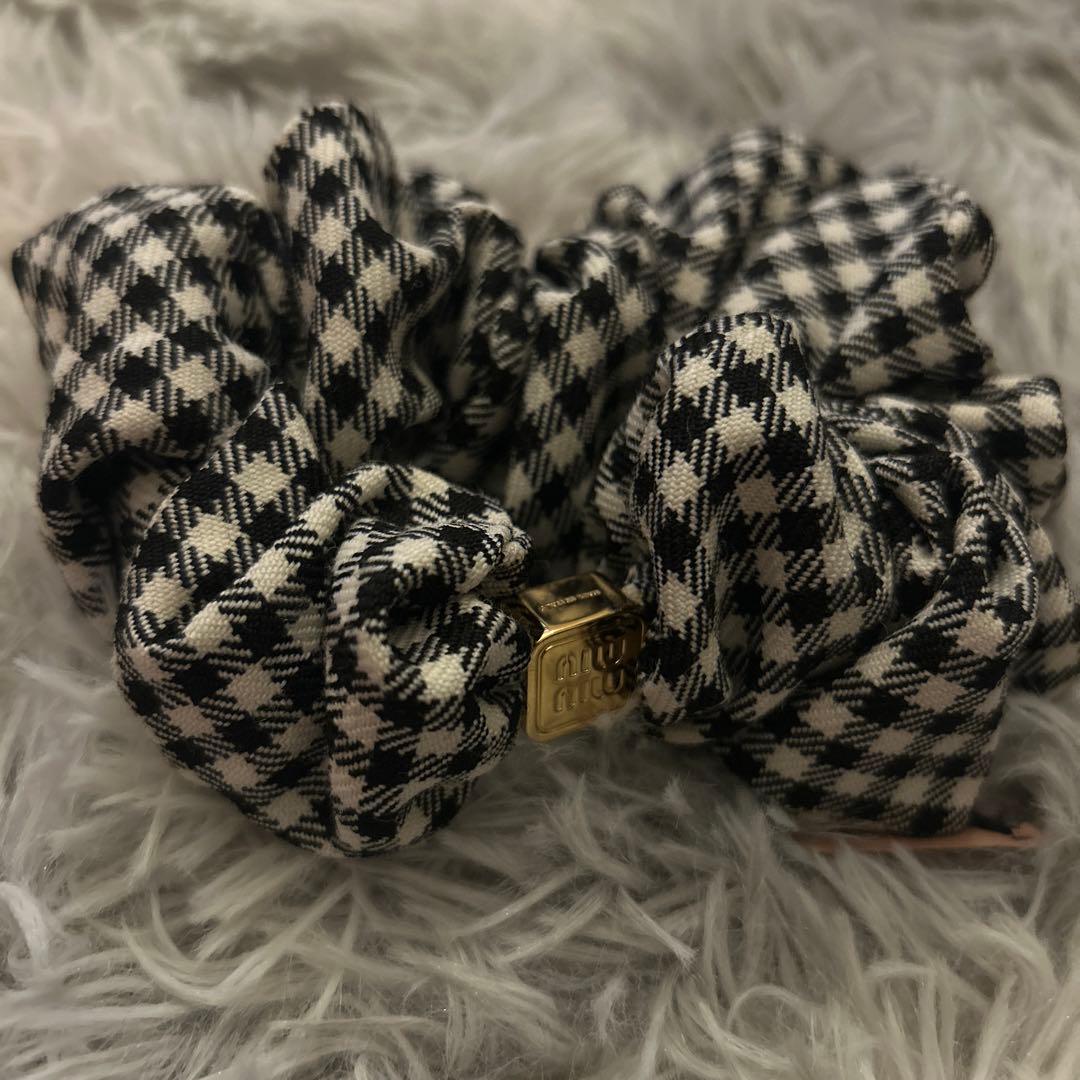 Miumiuギンガムチェック シュシュ ブラック ホワイト 🏑