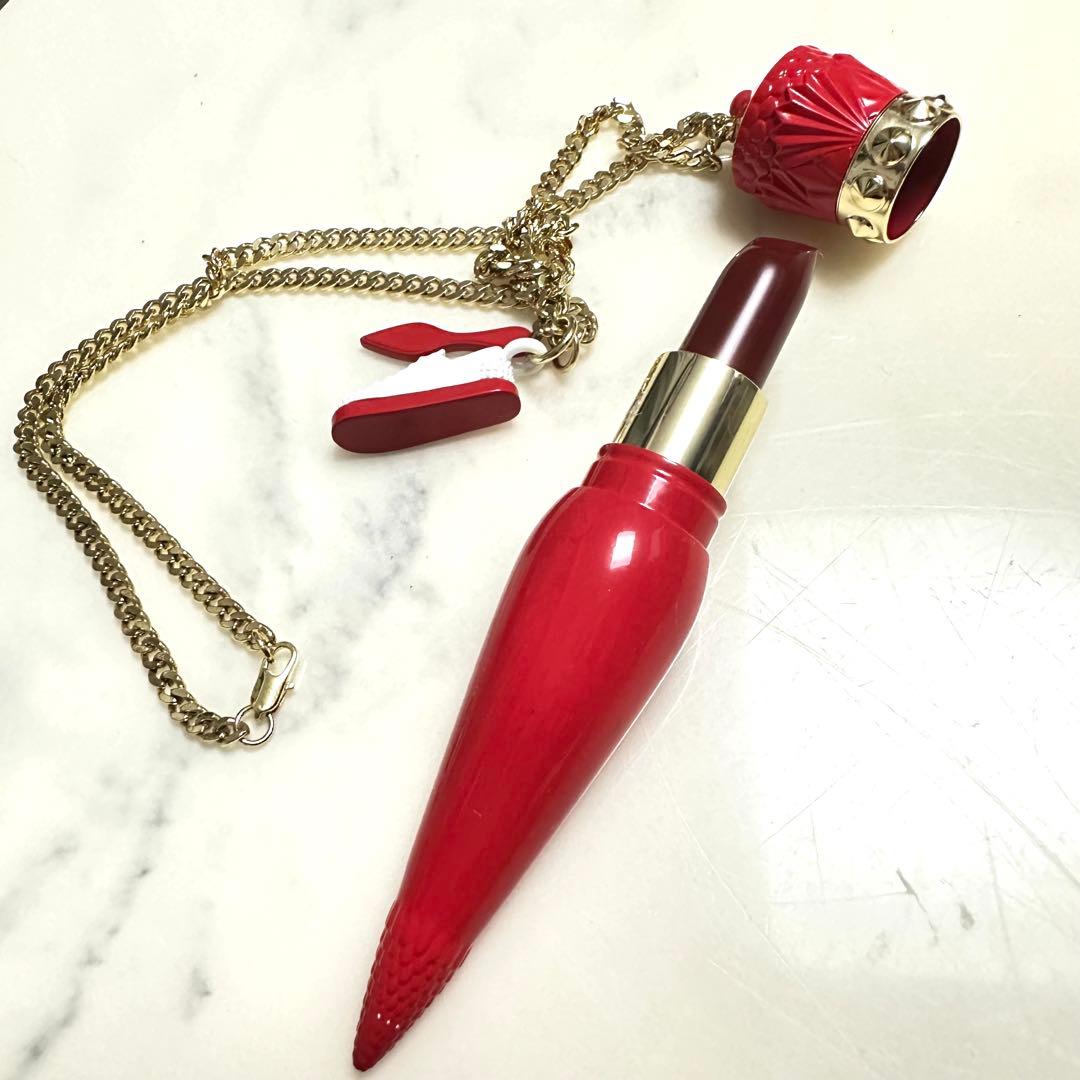 Christian Louboutin ソーグロウ　リップケース　セット クリスチャン ルブタン「ソーグロウ リップカラー」ケース＆チャームを