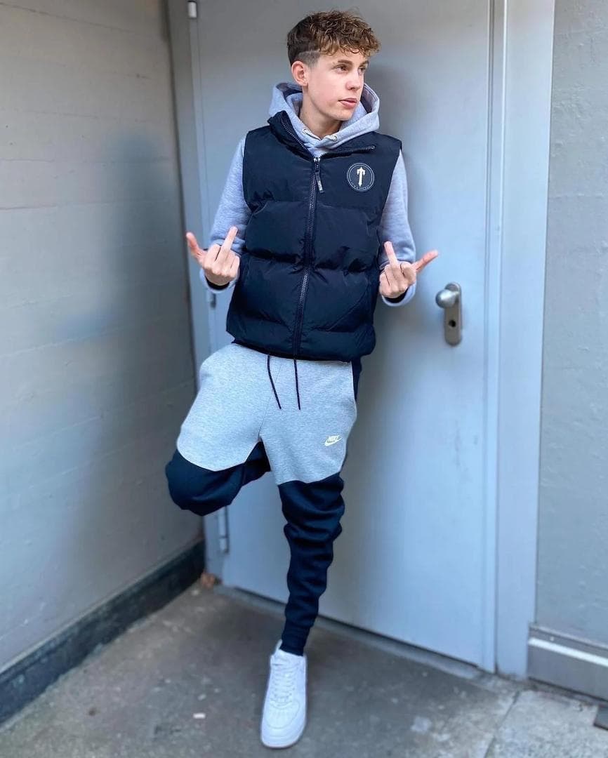 Trapstar ダウンベスト ブラック - メルカリ