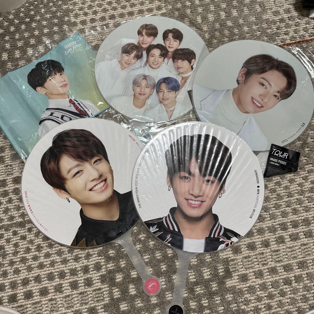 BTS うちわ フラッグ ジョングク Jungkook 公式グッズ - メルカリ