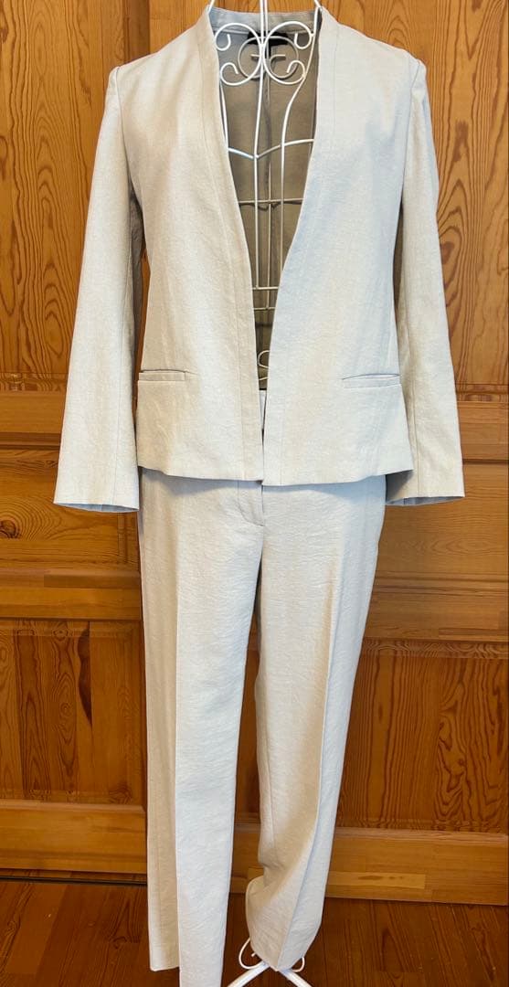 theory セオリー　グレージュ　サマーパンツスーツ