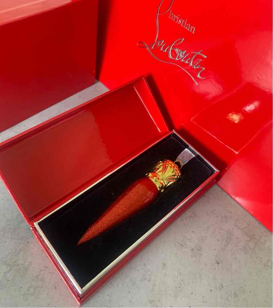 大幅値下げ！！クリスチャンルブタン　グリッターリップカラー ソールージュ 099