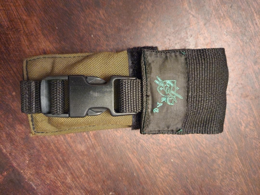 g*@様 Knight ナイツアーマメント社 シルバーナイト ナイフポーチ 実物