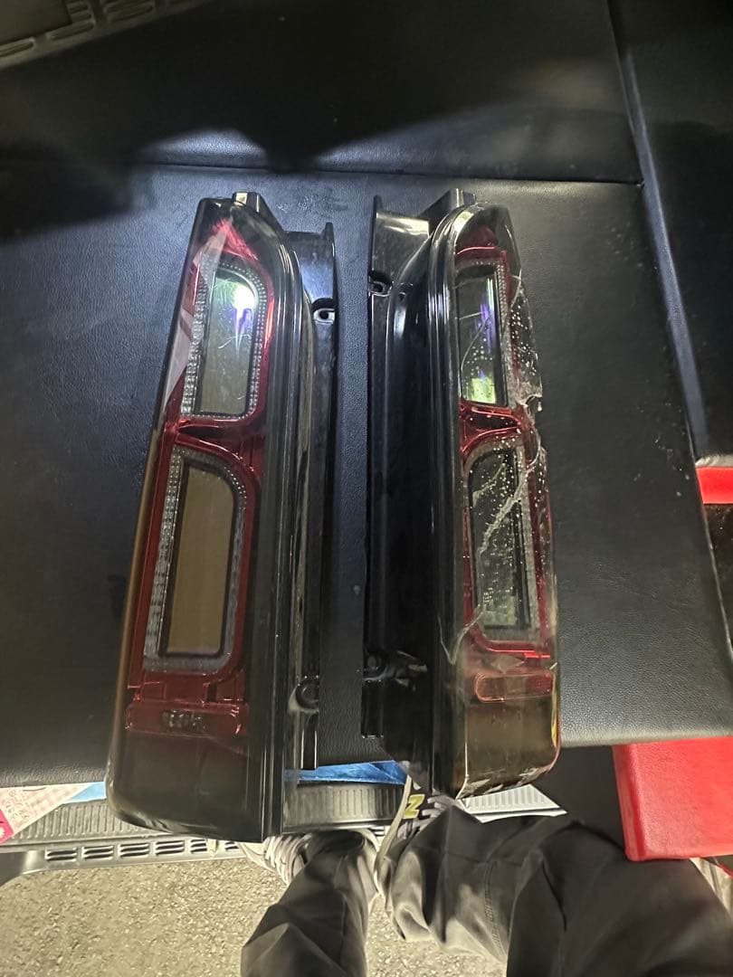 ハイエース200系テールランプ