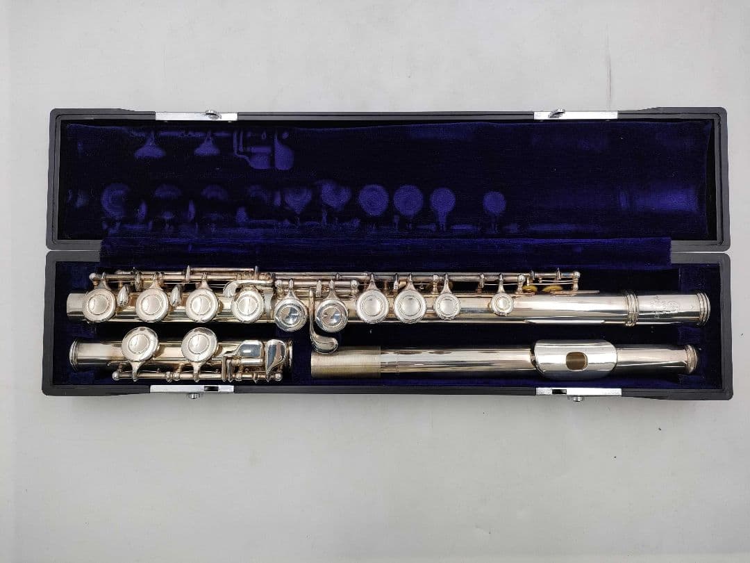 YAMAHA フルート YFL-31 頭部管銀製 愛知県より、ヤマハYFL-31初代頭部管銀製モデルのフルートを買取頂き