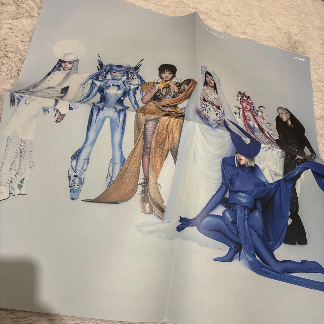 XG グッズ4点セット THE CORE ダウンジャケットPhotobook - メルカリ